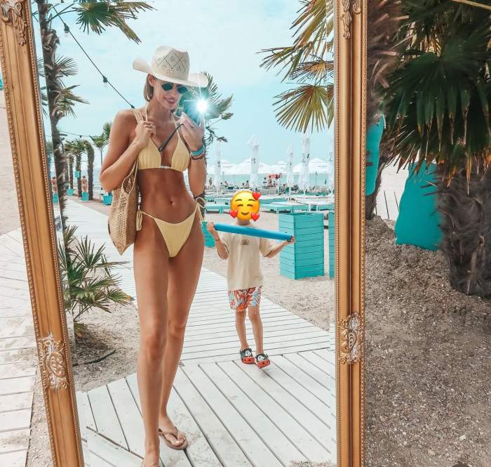 Gabriela Prisăcariu în costum de baie