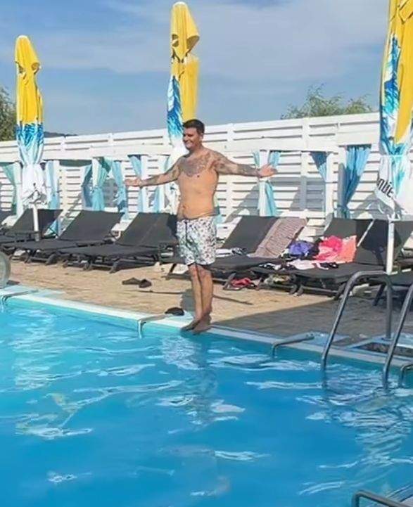 Florinel Ungureanu la piscină