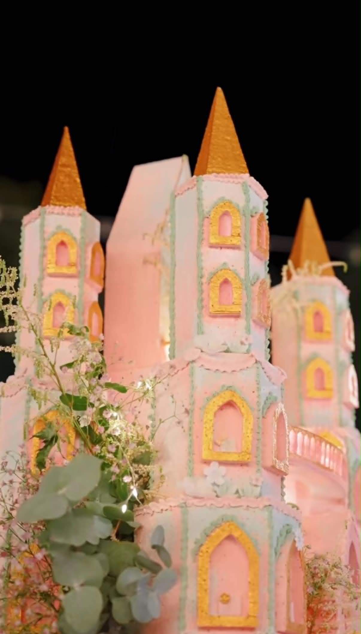 Tort spectaculos la botezul fiicei Larisei Udilă! Invitații au rămas fără cuvinte