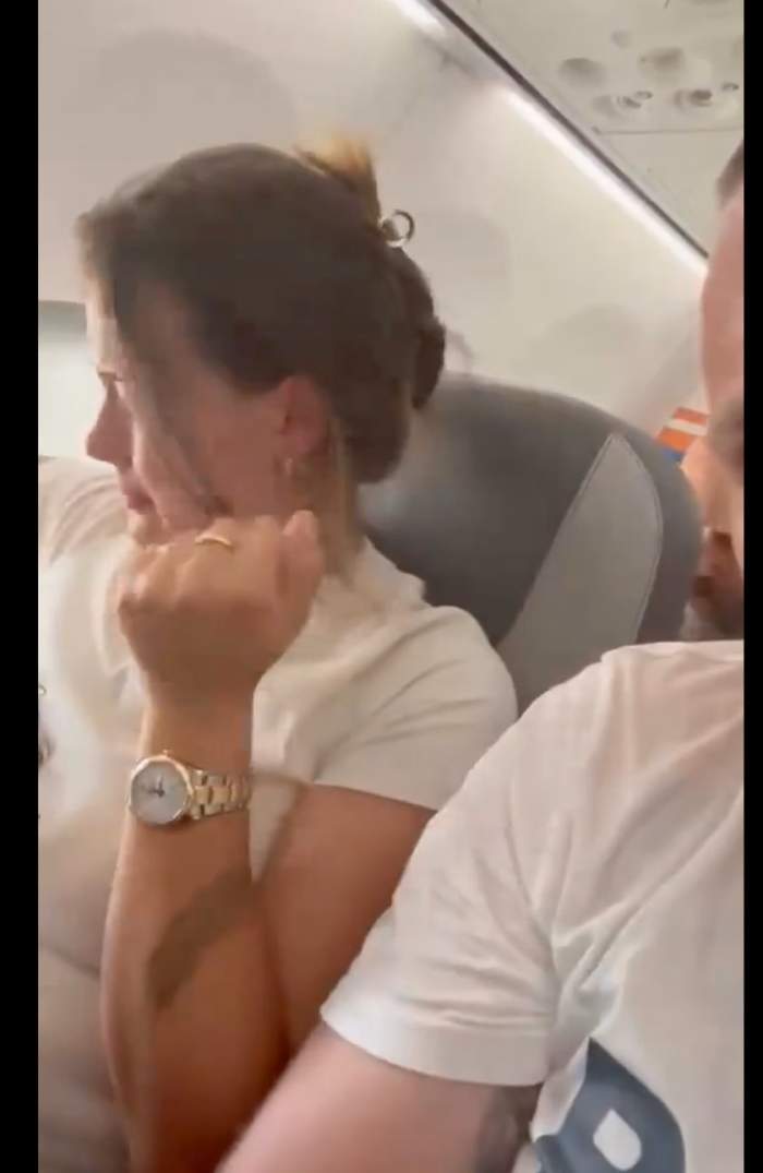 Momente de coșmar pentru pasagerii unui avion. Au rămas blocați pe pistă la o temperatură de 60 de grade Celsius