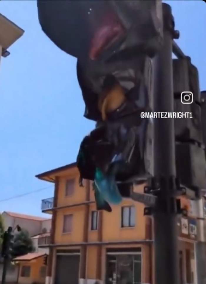 Valul de caniculă provoacă noi probleme. Unde s-au topit semafoarele la propriu