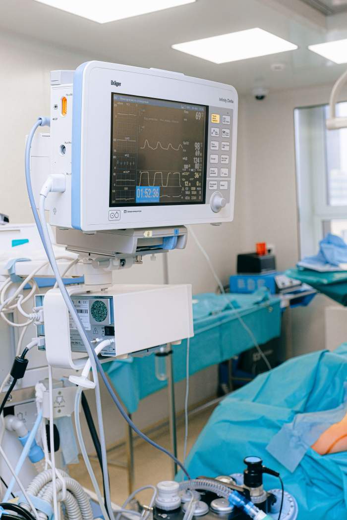 Imagine ilustrativă cu un salon dintr-un spital