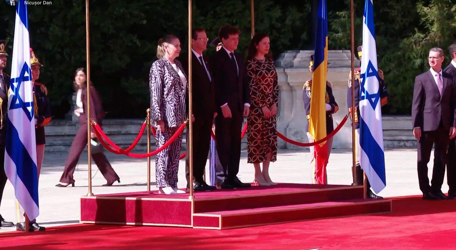 Mirabela Grădinaru a făcut furori la Palatul Cotroceni! Rochia partenerei lui Nicușor Dan a furat toate privirile