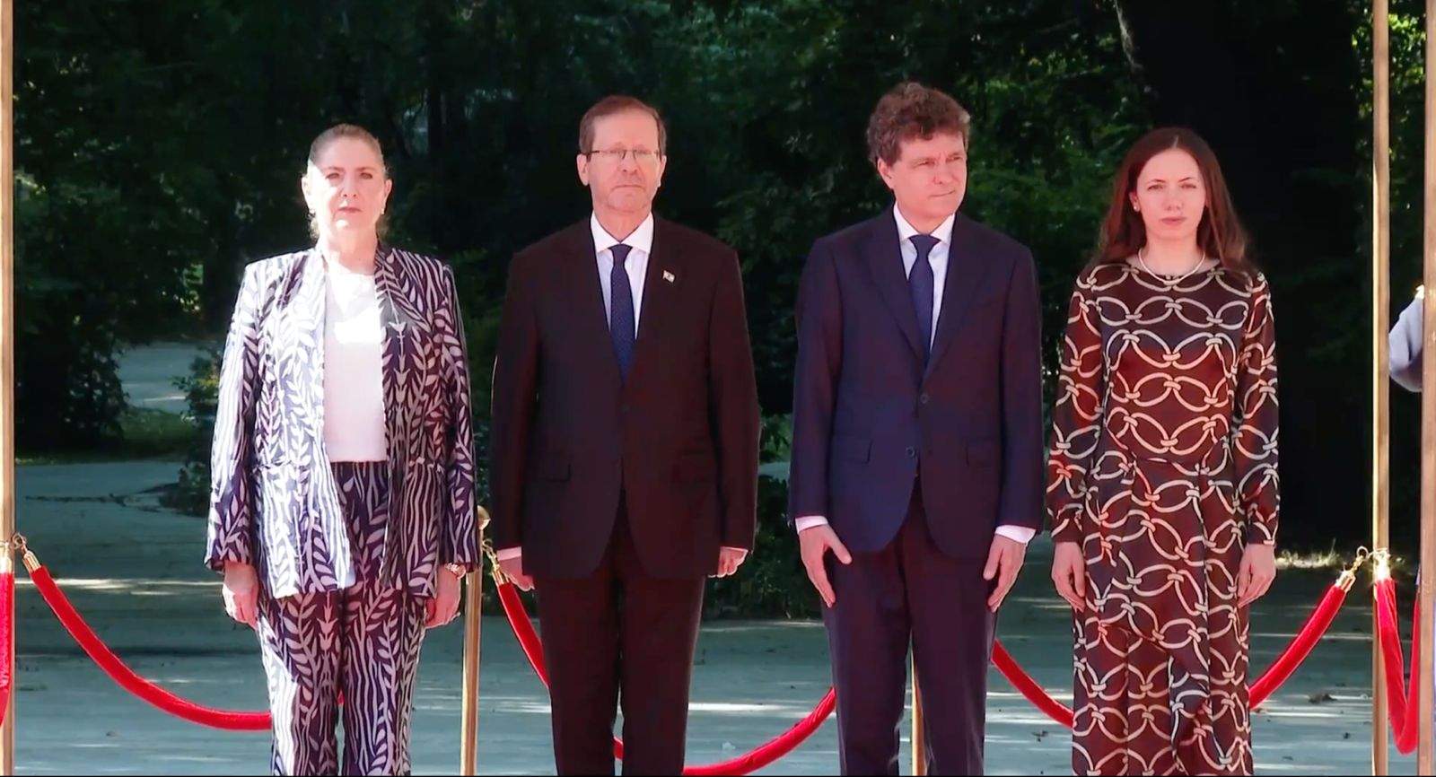Mirabela Grădinaru a făcut furori la Palatul Cotroceni! Rochia partenerei lui Nicușor Dan a furat toate privirile