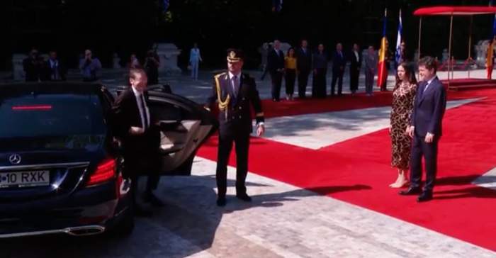 Mirabela Grădinaru a făcut furori la Palatul Cotroceni! Rochia partenerei lui Nicușor Dan a furat toate privirile