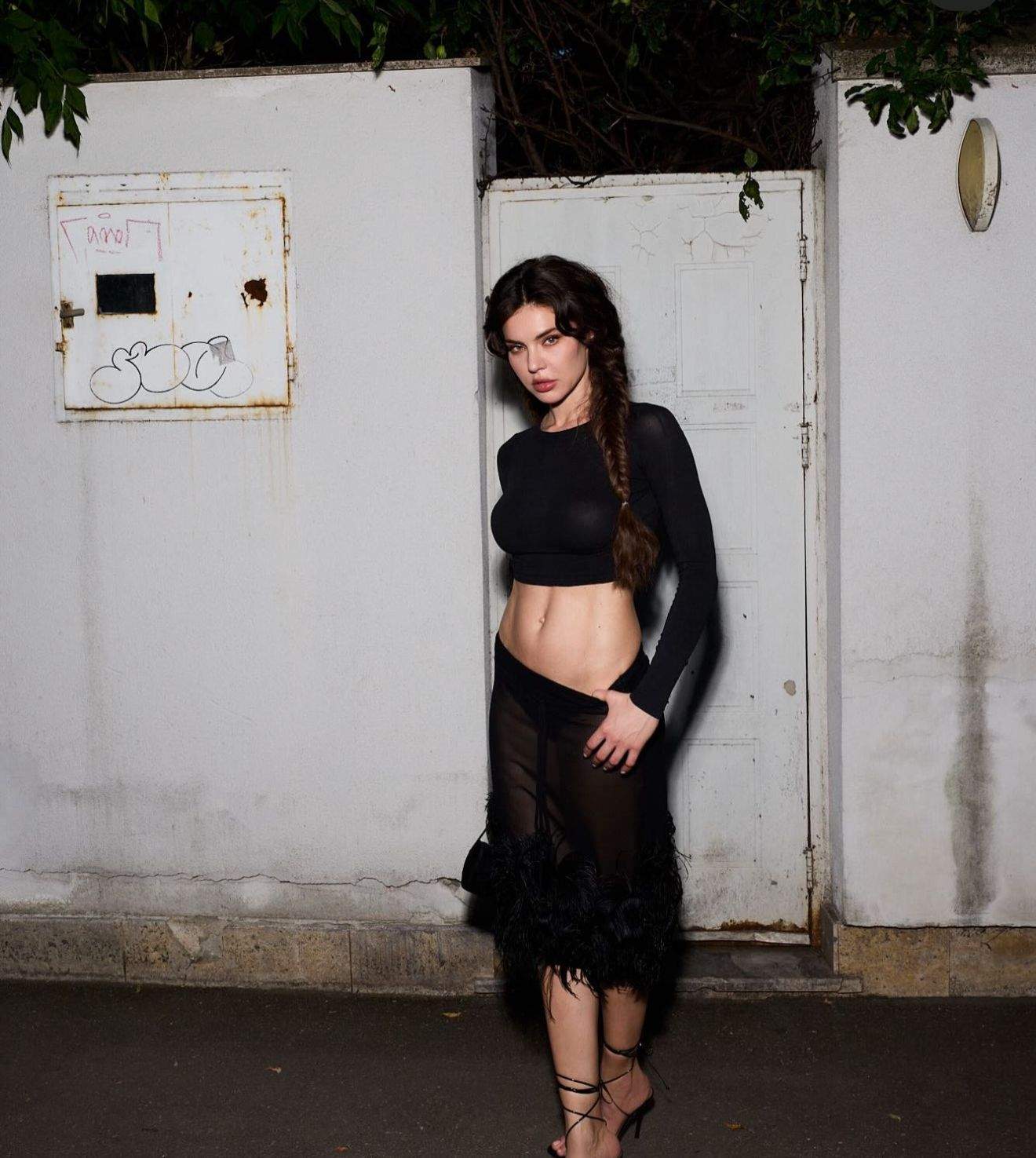 „Nu trebuie să alegem între erotism și borș!”. Christina Ich, dezlănțuită după criticile primite: „Bărbatul meu știe foarte bine numărul de la livrari”