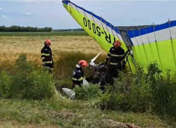 Incident în aer! Un planor a aterizat forțat pe un câmp, în Argeș. Un bărbat a fost rănit