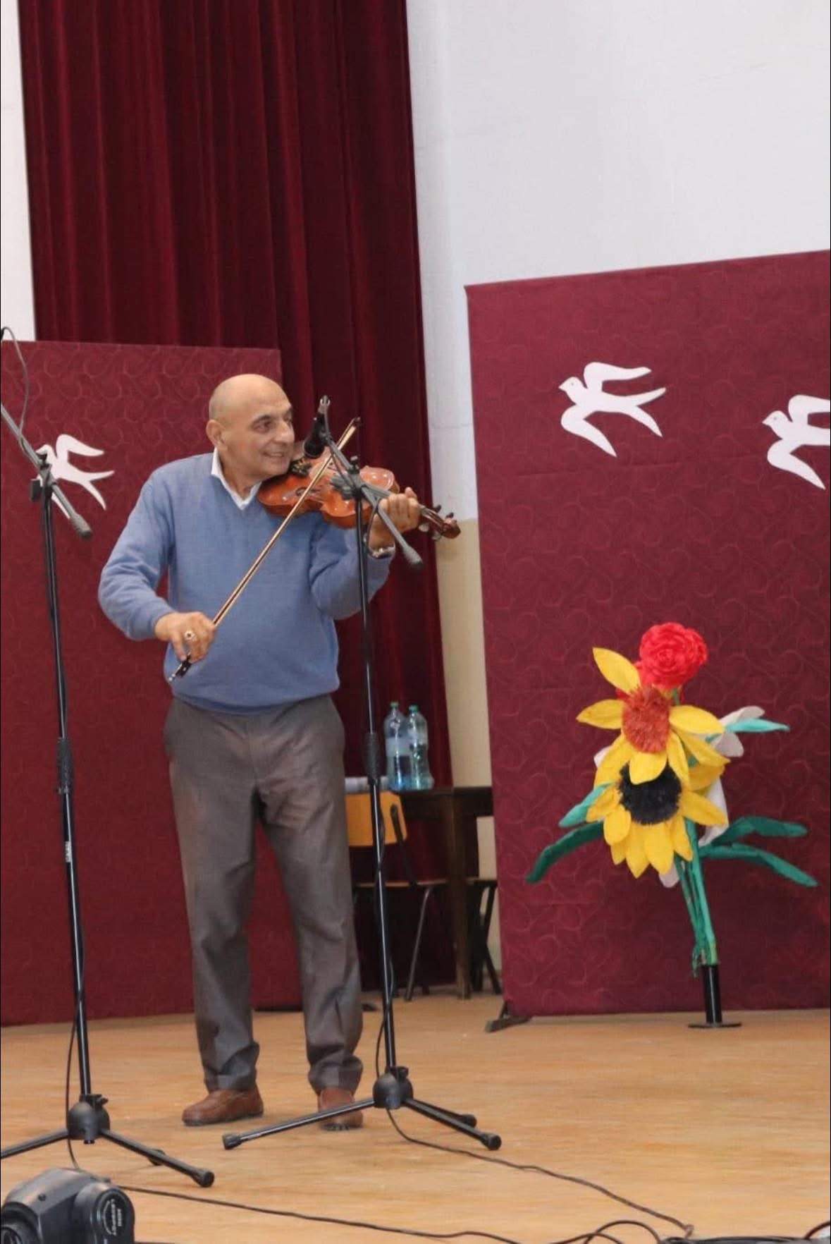 Durere în lumea muzicii populare. Un artist cunoscut a fost găsit mort în casă