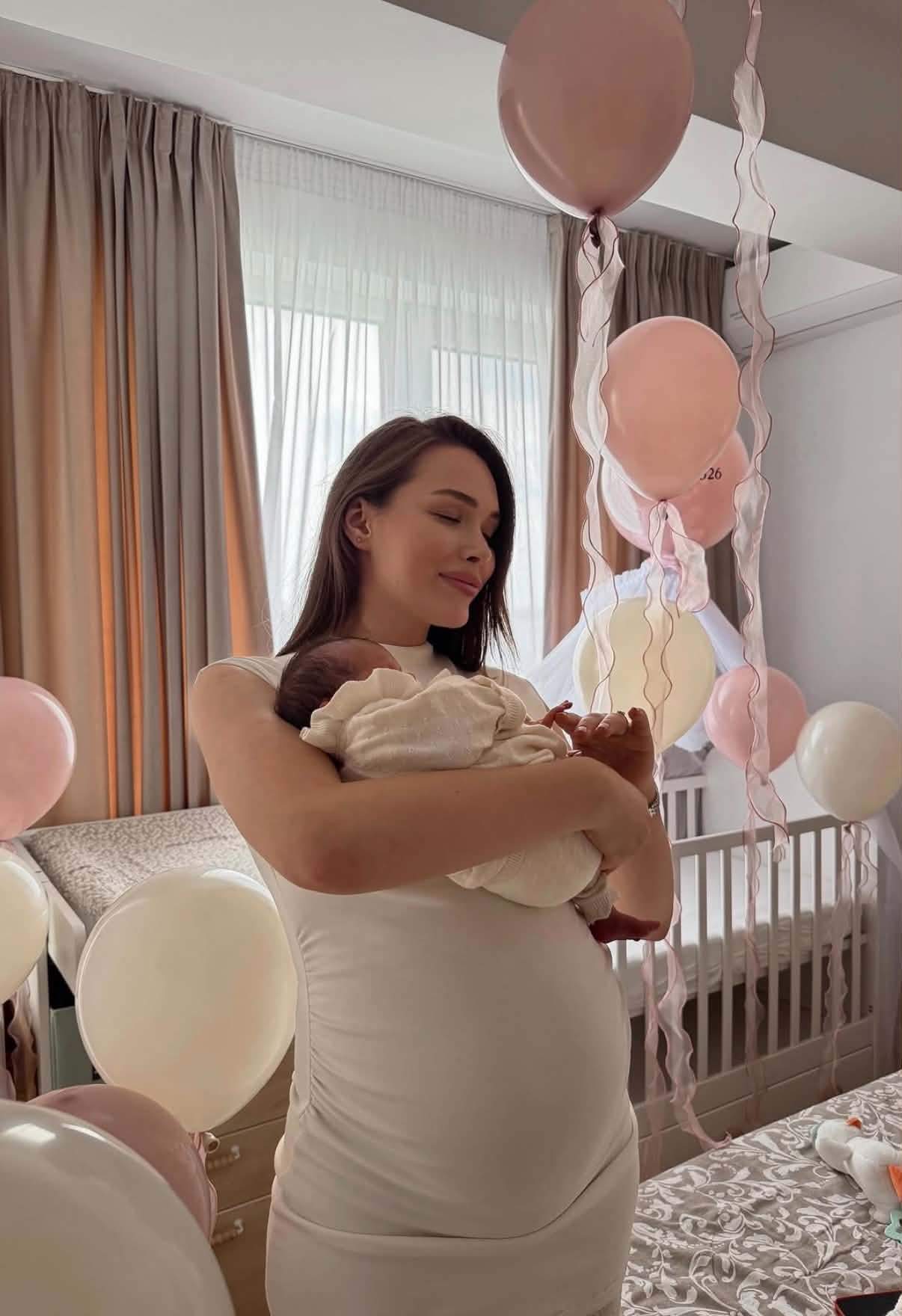 Bucurie mare pentru Iustina Loghin și Cornel Luchian de la Insula Iubirii. Familia lor s-a mărit: "Bine ai venit acasă, Noelia"
