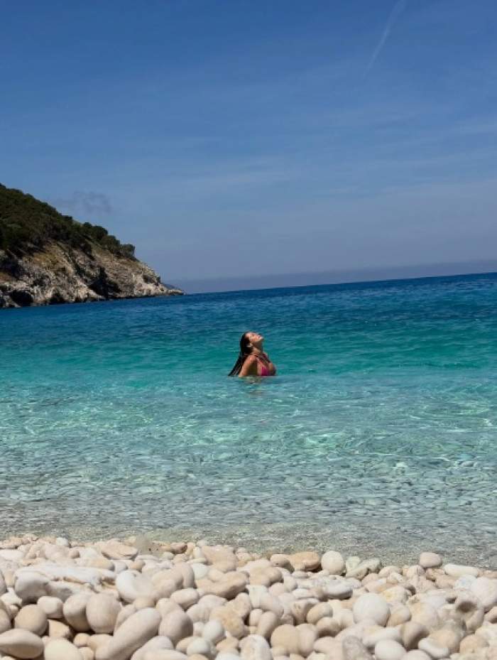 Cât de sexy e Raluka în costum de baie! Imagini interzise cardiacilor