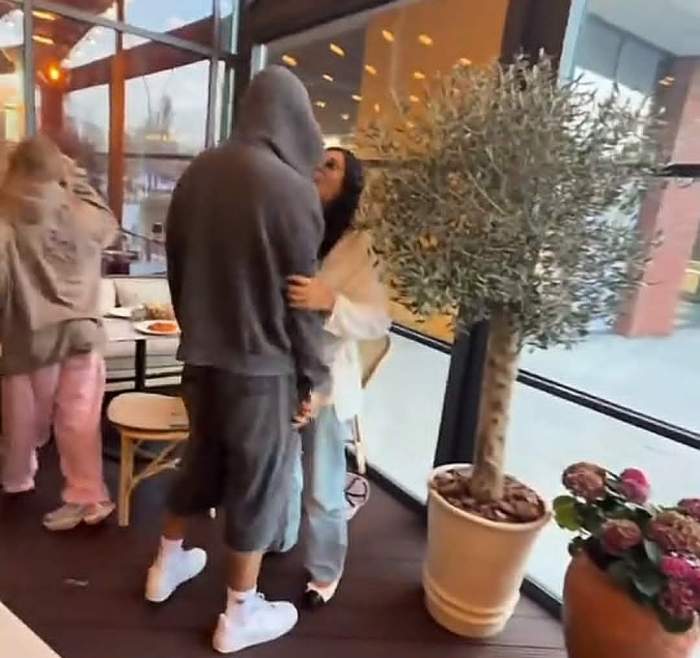 Andreea Bostănică și sora Iulianei Beregoi s-au bătut într-un restaurant! Au venit poliția și ambulanța | VIDEO