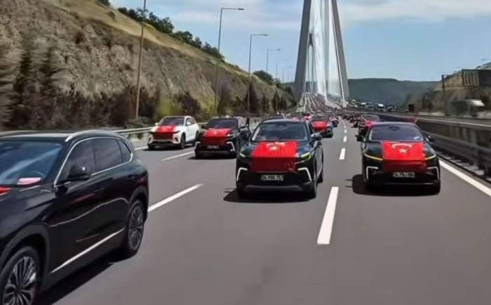 Imagini surprinzătoare cu echipa națională de fotbal a Turciei! Convoiul uriaș a plecat spre FIFA World Cup 2026 | VIDEO