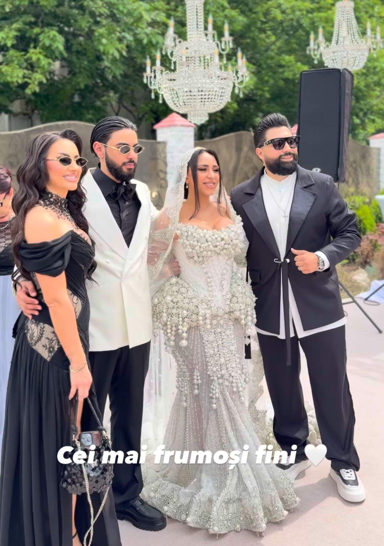 Primele imagini cu rochia de mireasă a nurorii lui Florin Salam! Mihaela strălucește din cap până în picioare