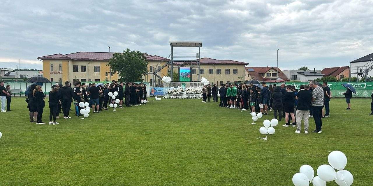 Imagini sfâșietoare de la înmormântarea adolescentului mort în accidentul din Dumbrăvița. Matias avea 16 ani 