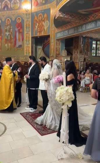Primele imagini din biserică de la nunta fiului lui Florin Salam! Dani Stoian și Mihaela își unesc destinele în fața lui Dumnezeu