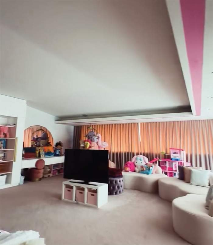 Cum arată camera fiicei lui Karmen Minune. Pentru mulți români este cât un apartament