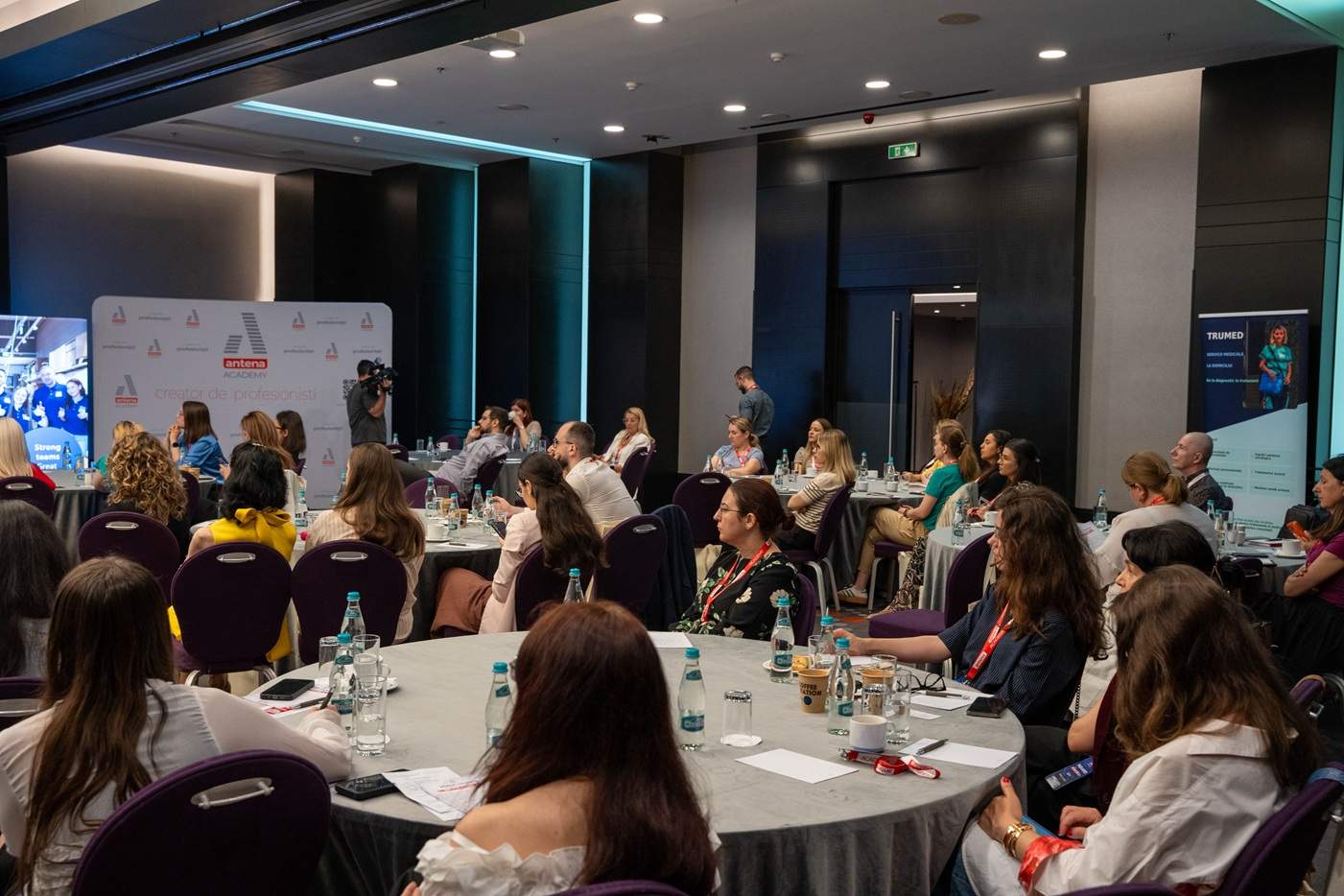 Antena Academy și Antena Group au organizat conferința „Piața muncii în fața revoluției AI”, dedicată impactului inteligenței artificiale asupra organizațiilor