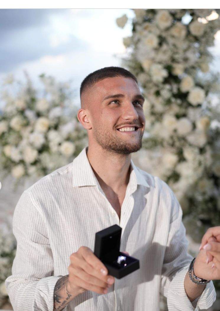 Daniel Bîrligea și-a cerut iubita în căsătorie într-un cadru spectaculos! Unde i-a adresat marea întrebare Antoniei