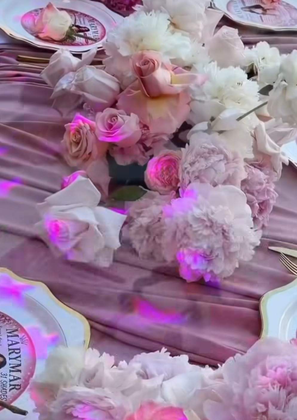 Decor de poveste la ziua Alinei Marymar! Viața iubitei lui Tzancă Uraganu este roz, la propriu | FOTO