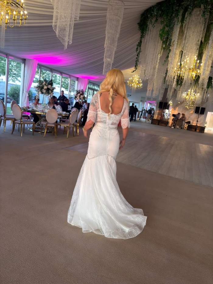 Petrecerea de nuntă a Simonei Trașcă a început! Cum arată rochia spectaculoasă pe care mireasa o poartă la party / FOTO