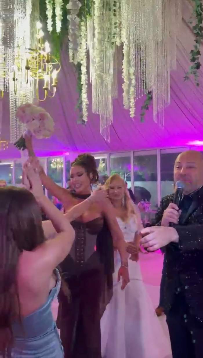 Loredana Chivu a prins buchetul