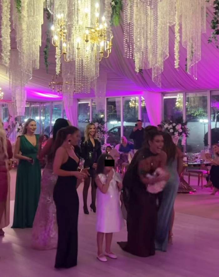 Loredana Chivu a prins buchetul de mireasă