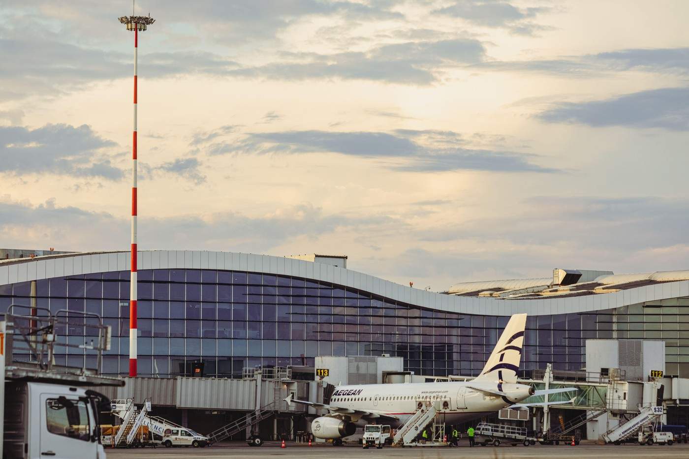 Aeroportul ”Henri Coandă” intră în liga marilor aeroporturi europene și devine primul aeroport din România cu aterizări și decolări coordonate