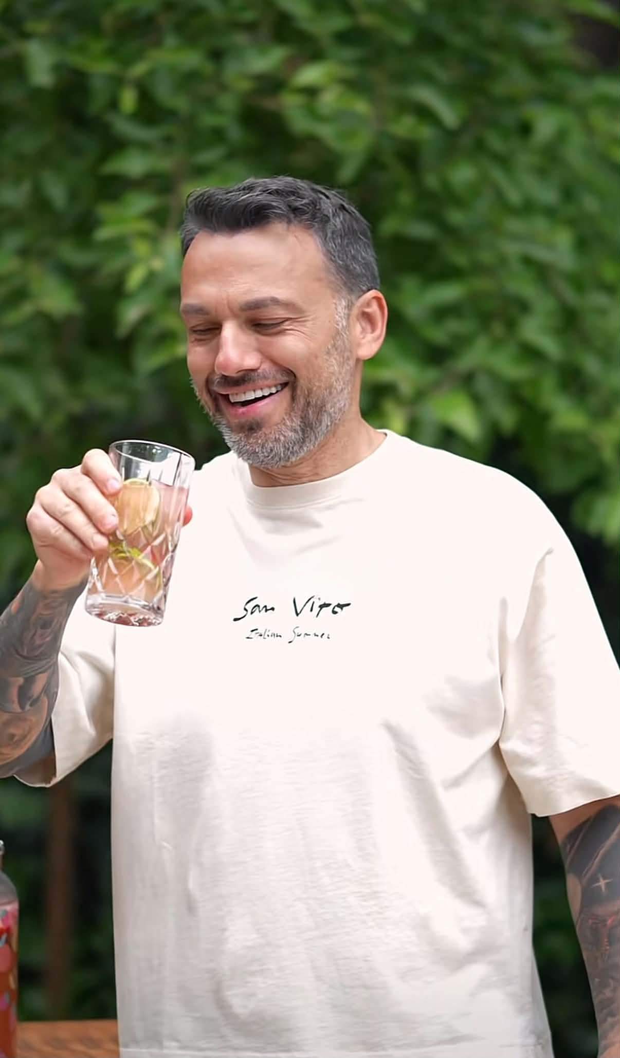 Socată cu căpșuni, mentă și lime după rețeta lui Chef Ștefan Popescu. Băutura pe care trebuie să o încerci