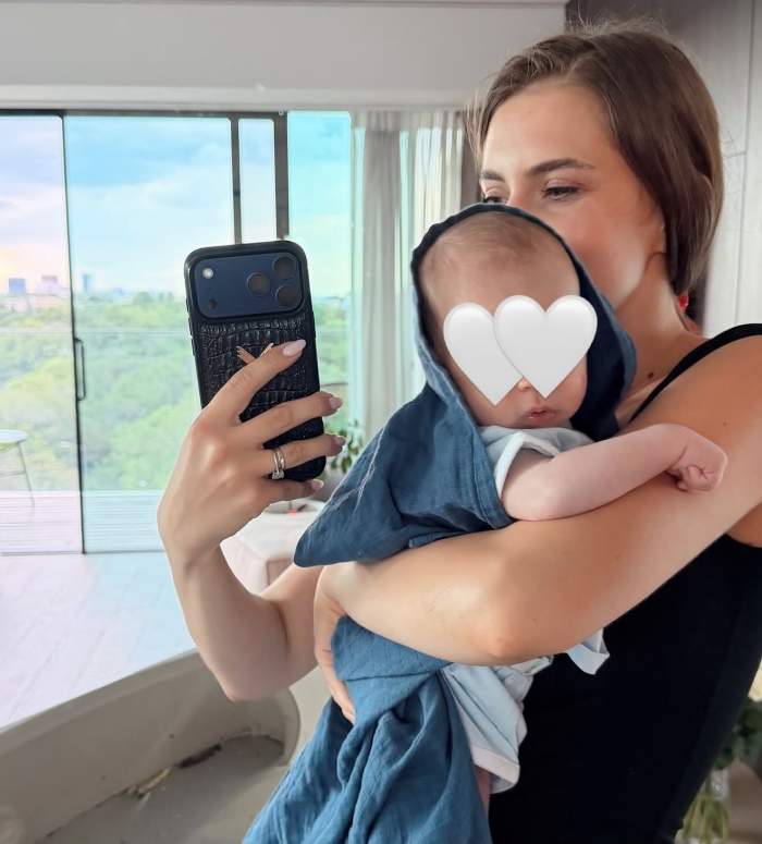 Fericire mare pentru o influenceriță din România! Băiețelul ei a devenit creștin