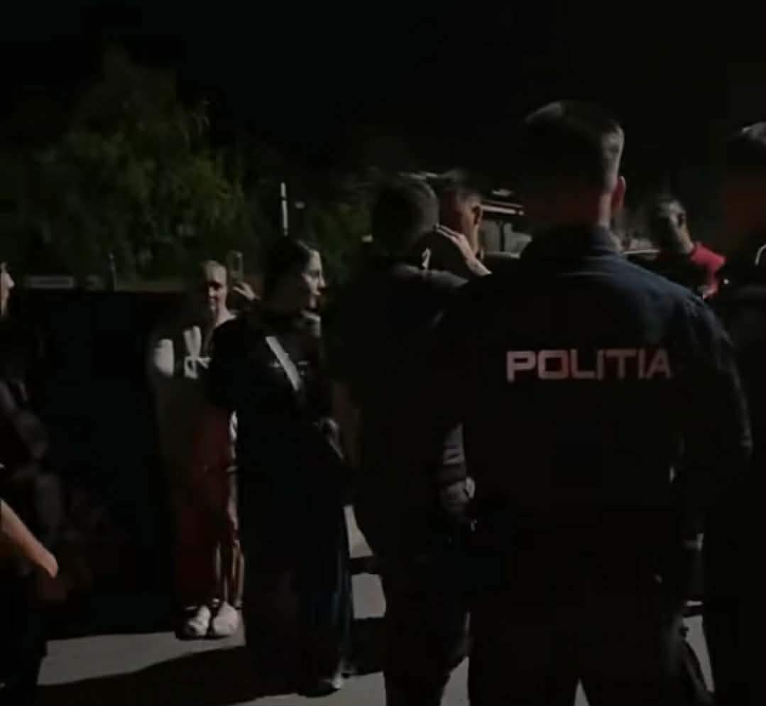 polițiști și oameni