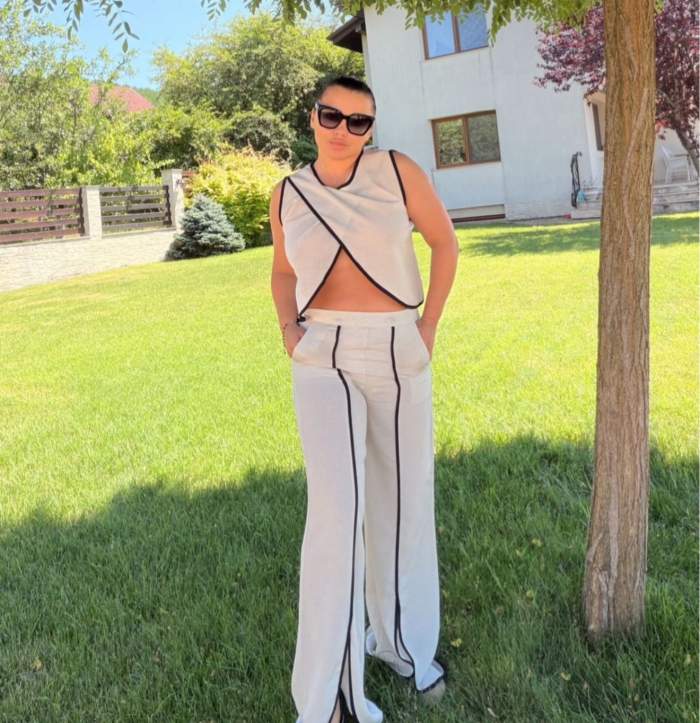 Carmen de la Sălciua îmbrăcată casual