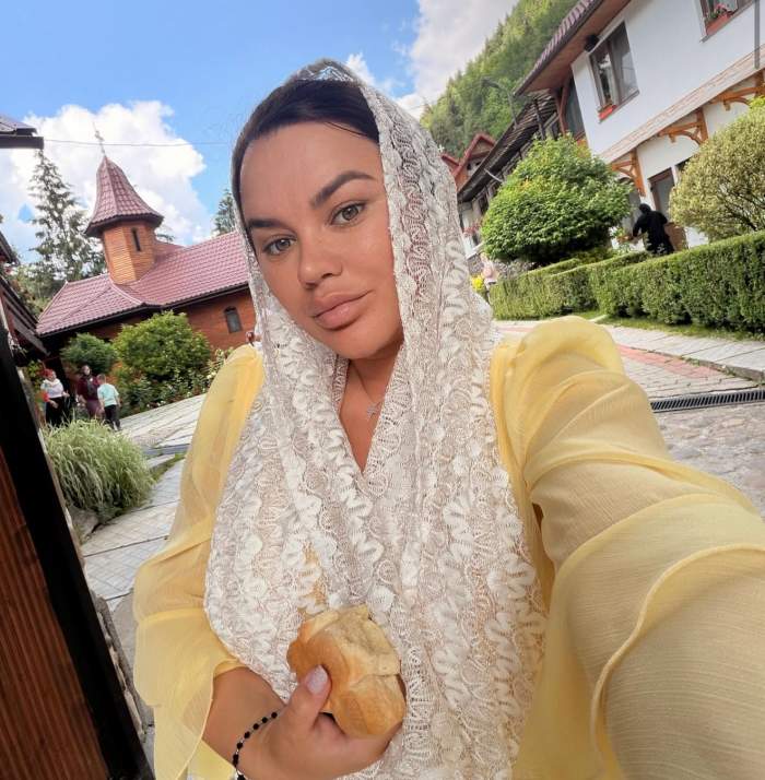 Carmen de la Sălciua la mănăstire