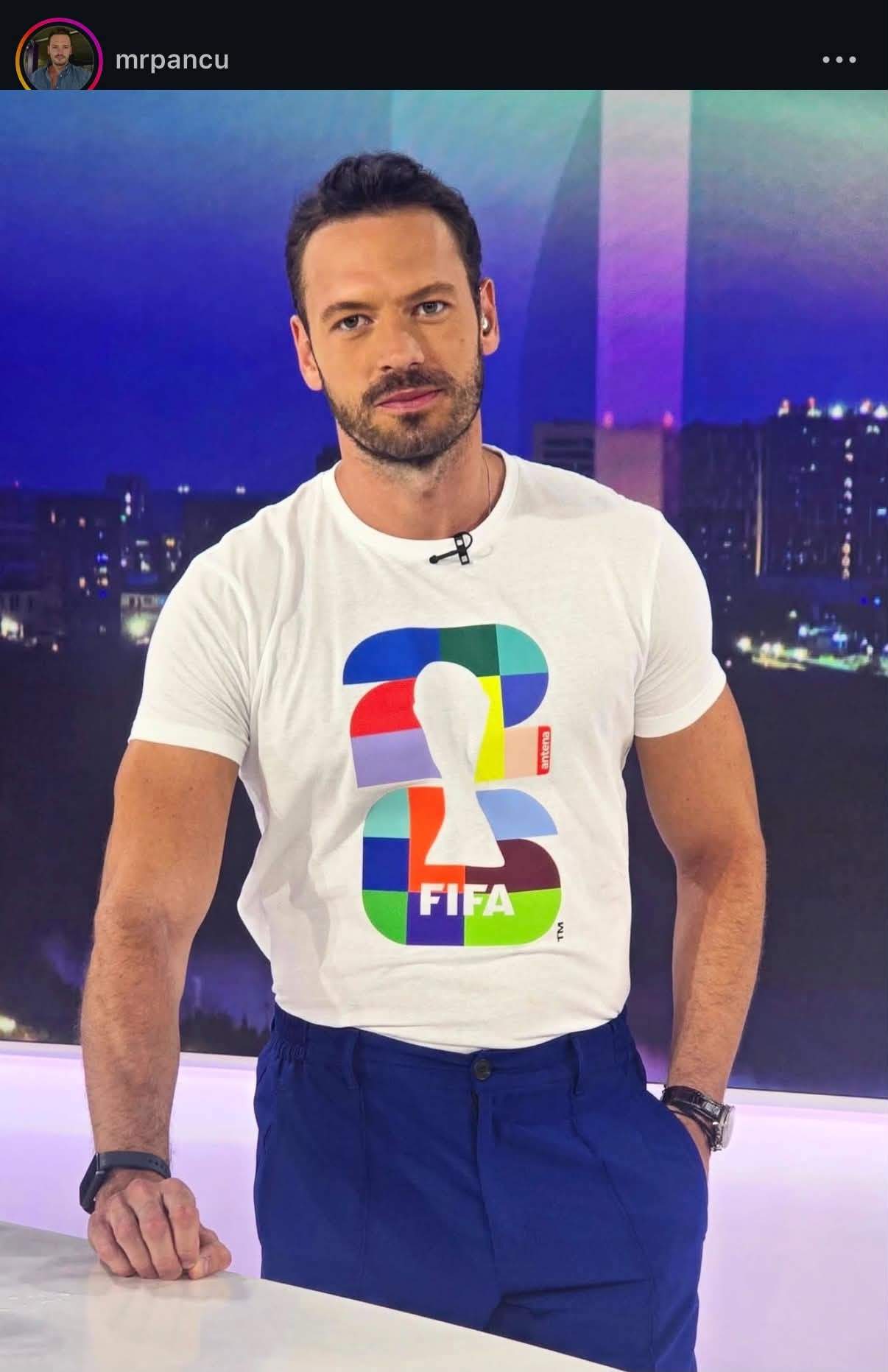 Prezentator de la Observator, filmat la bustul gol! Și-a scos pătrățelele pe interval! Le dă rușine multora