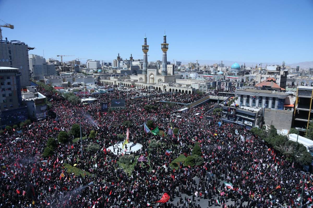Imagini de la înmormântarea lui Ali Khamenei! Fostul lider suprem al Iranului, condus pe ultimul drum la Mashhad