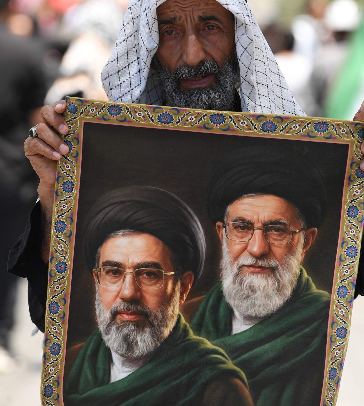 Imagini de la înmormântarea lui Ali Khamenei! Fostul lider suprem al Iranului, condus pe ultimul drum la Mashhad