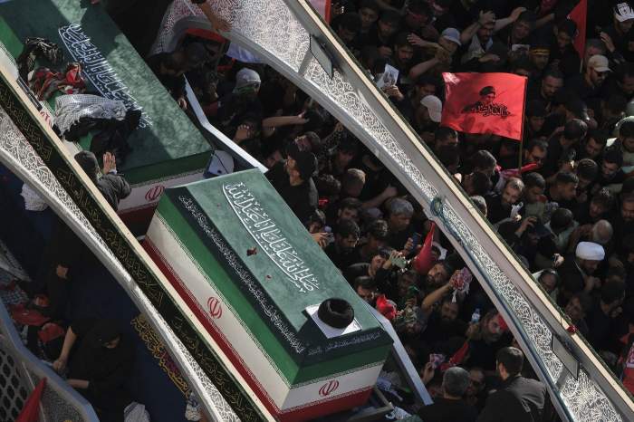 Imagini de la înmormântarea lui Ali Khamenei! Fostul lider suprem al Iranului, condus pe ultimul drum la Mashhad