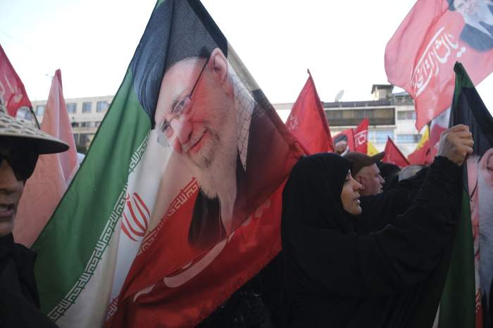 Imagini de la înmormântarea lui Ali Khamenei! Fostul lider suprem al Iranului, condus pe ultimul drum la Mashhad