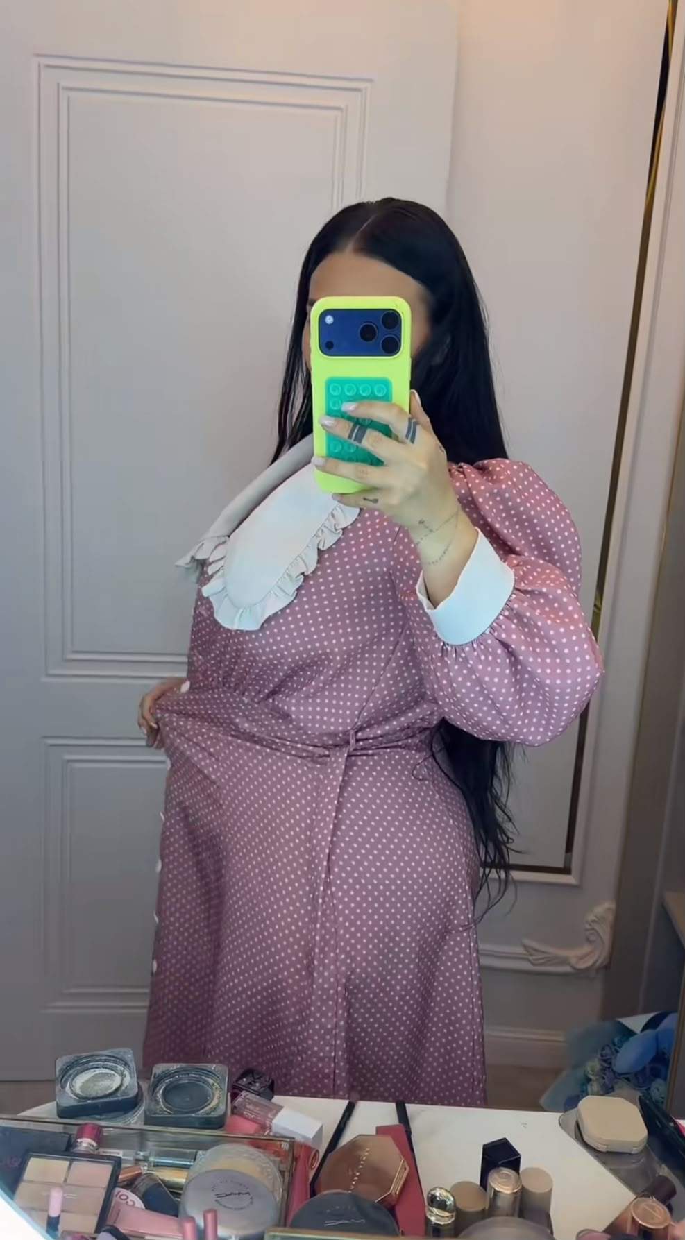 Oana Radu, în rochie