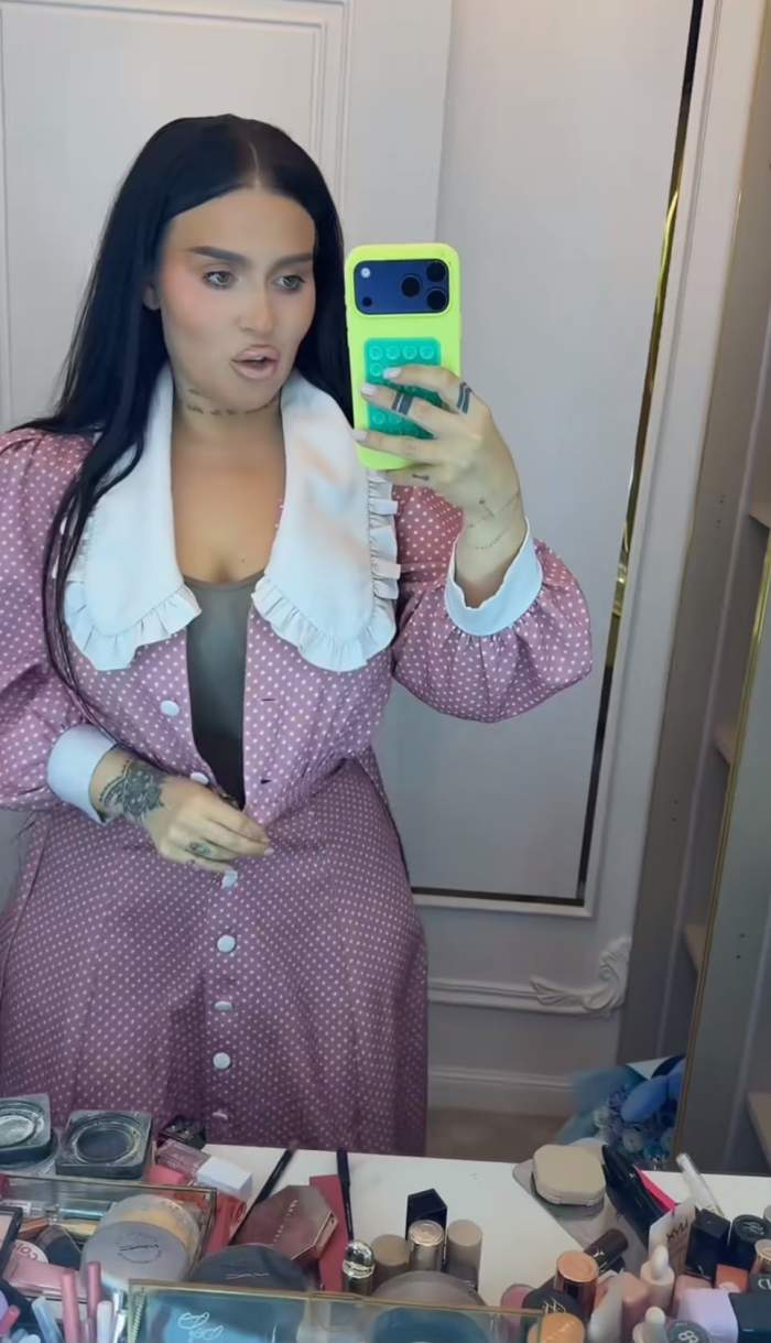 Oana Radu, în rochie