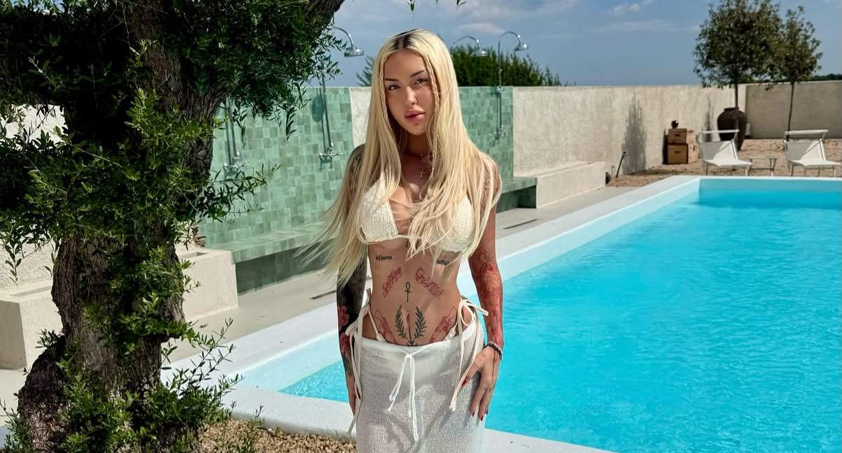 Delia Salchievici, în costum de baie