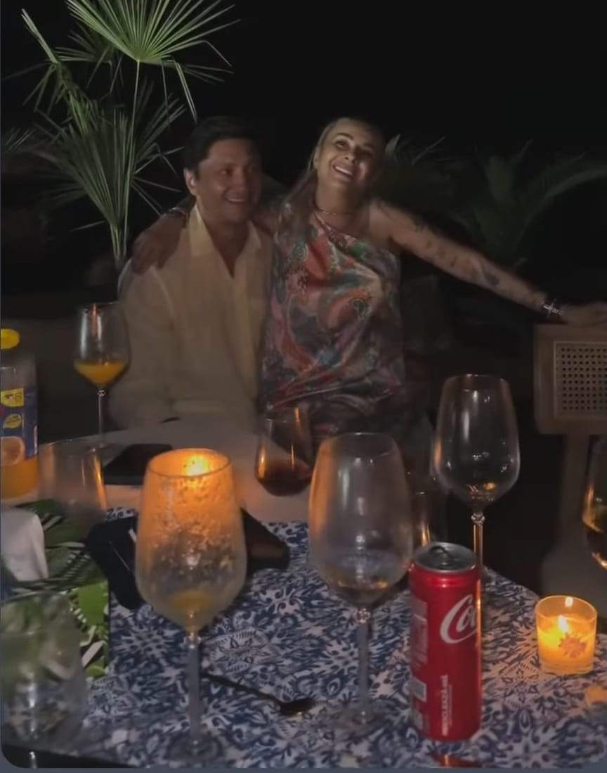 Imagini de senzație de la petrecerea aniversară a iubitului Anamariei Prodan! Cine i-a fost alături lui Ronald Gavril | FOTO