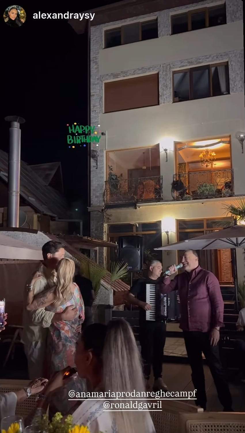 Imagini de senzație de la petrecerea aniversară a iubitului Anamariei Prodan! Cine i-a fost alături lui Ronald Gavril | FOTO
