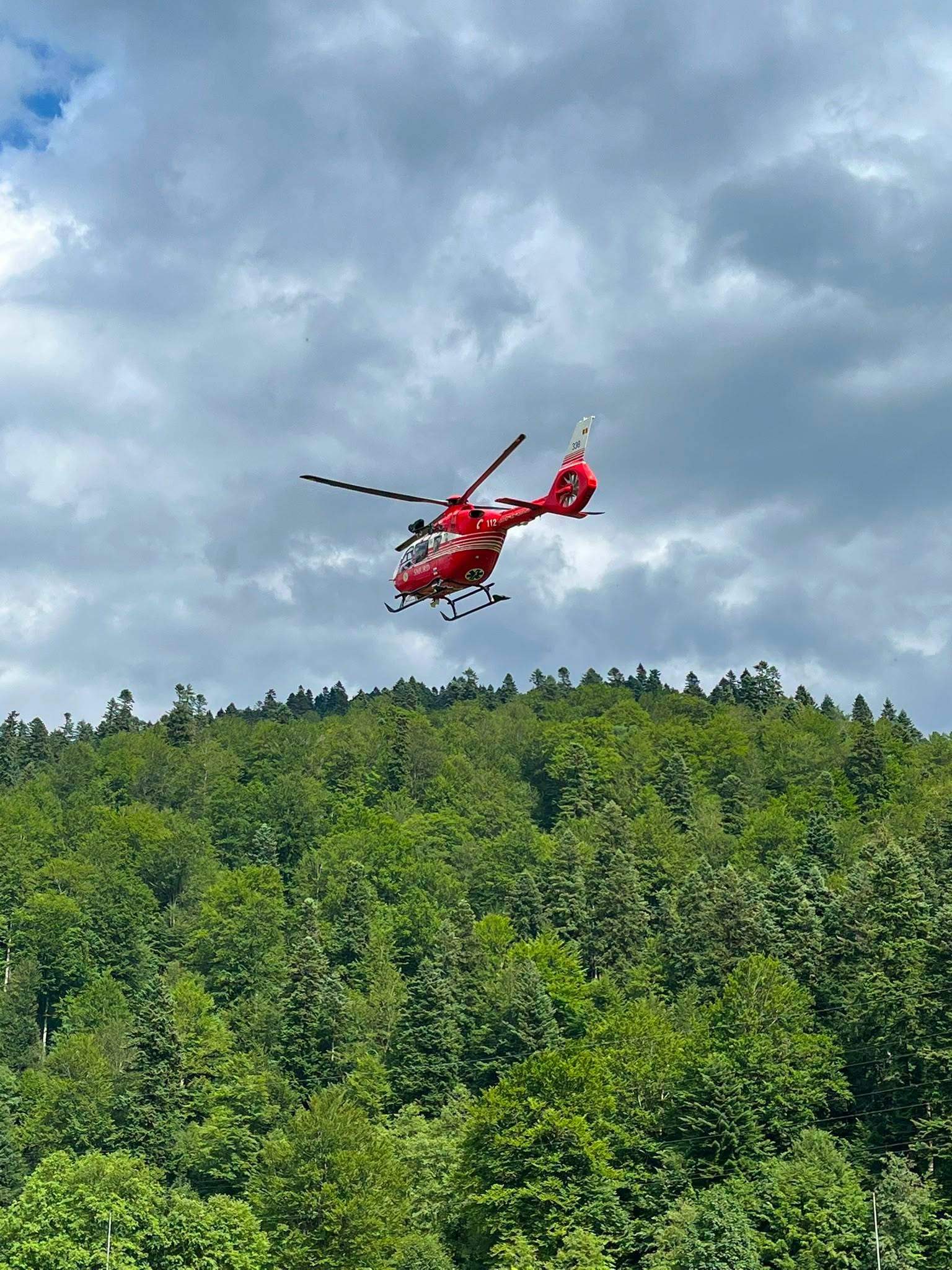 Intervenție de urgență! Un elicopter Black Hawk și echipa medicală, operațiune de salvare
