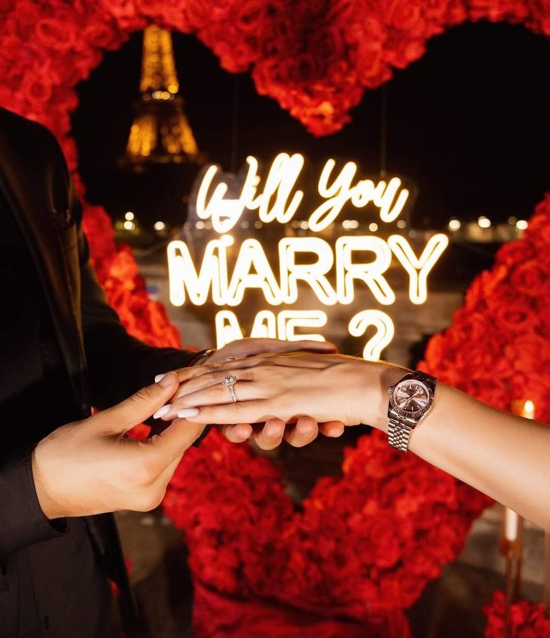 O influenceriță româncă a fost cerută în căsătorie în Paris! Imagini fabuloase cu decorul de vis | FOTO