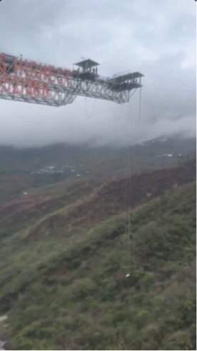 Încă o tragedie la bungee jumping. Un tânăr de 21 de ani a murit după o săritură