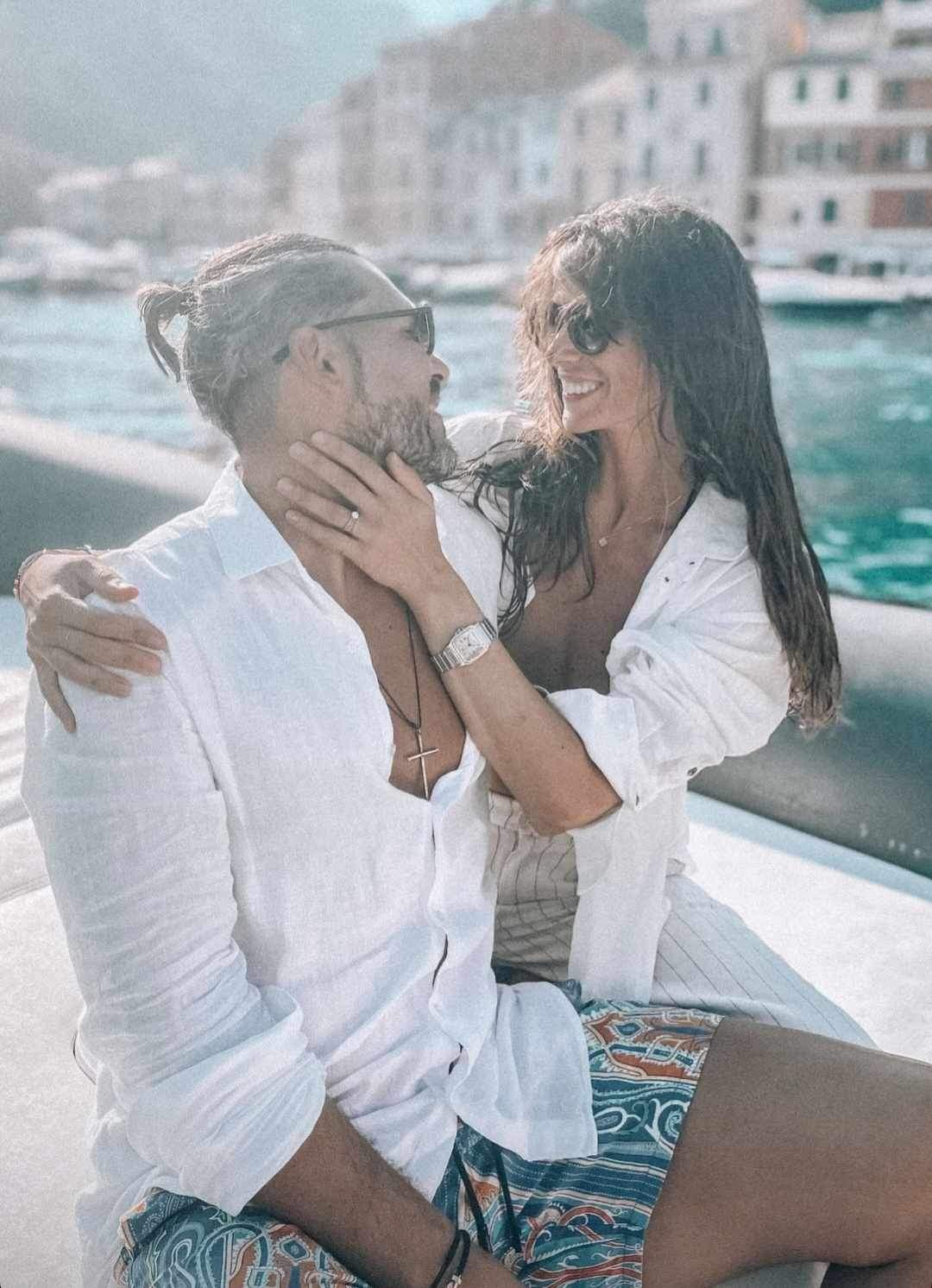 EXCLUSIV! Adi Vasile, prezentatorul de la Survivor, și frumoasa Delia Tudose s-au despărțit! Cei doi nu mai formează un cuplu