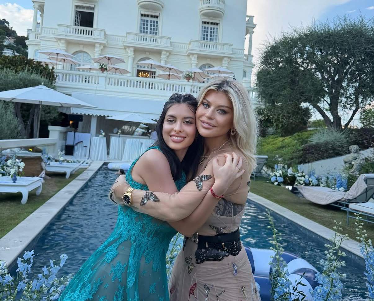 Imagini rare cu Loredana Groza și fiica ei! Elena a împlinit 28 de ani | FOTO