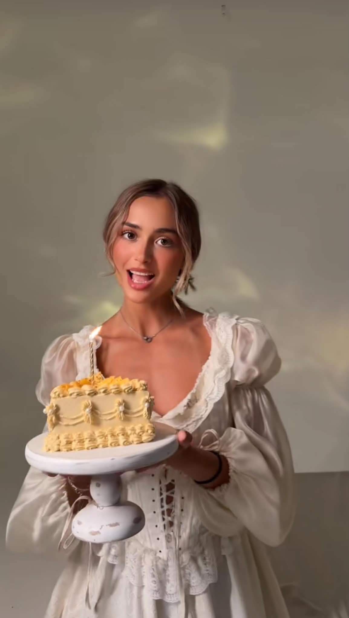 Iuliana Beregoi a împlinit 22 de ani! Cum a fost răsfățată de ziua ei de naștere 