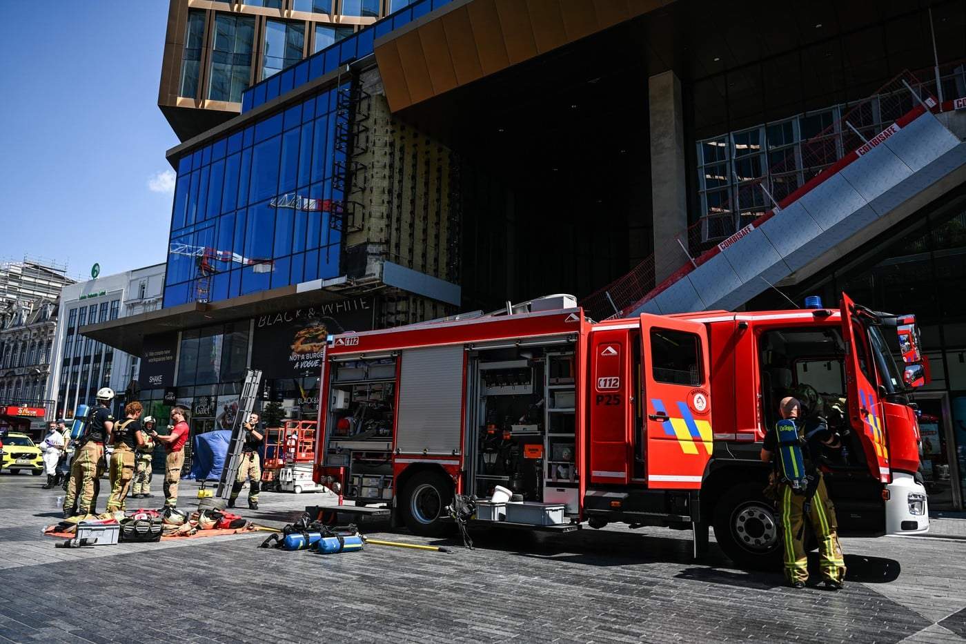 Incendiu puternic în centrul orașului! Mai multe persoane au murit și altele au fost date dispărute 