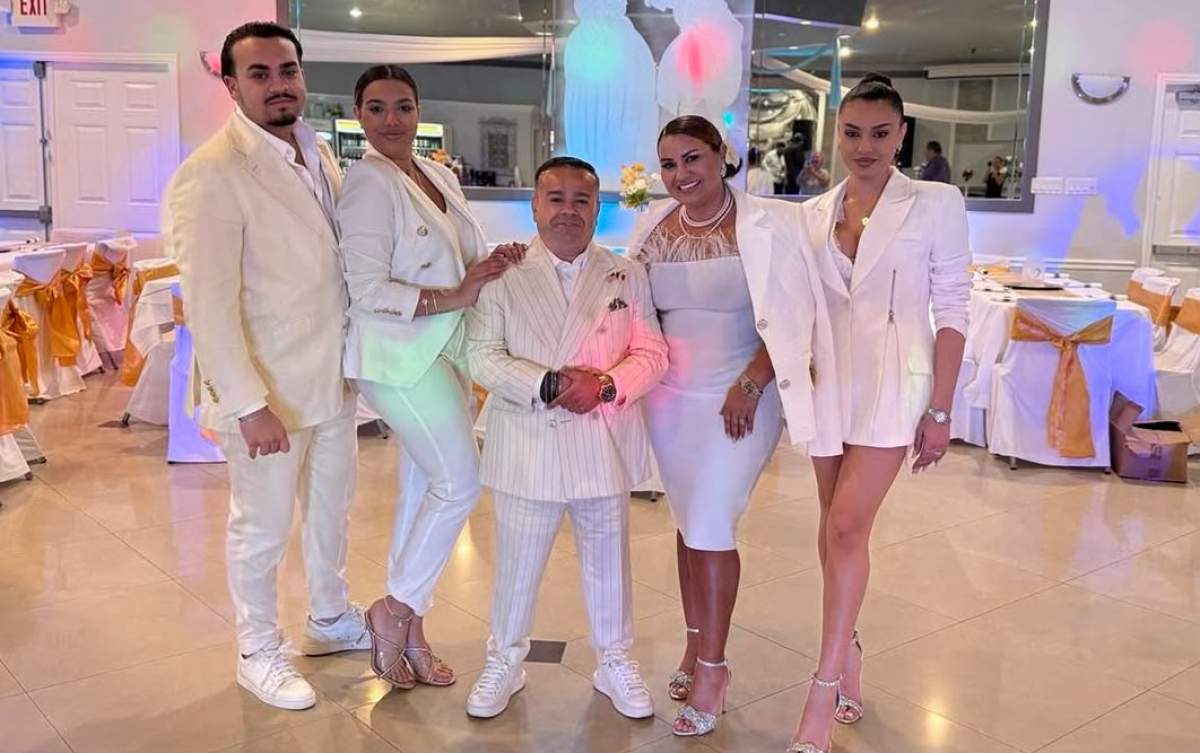 Familia lui Adrian Minune